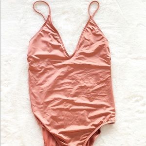 🥰 Gianni Bini Bronze One Piece Swimsuit